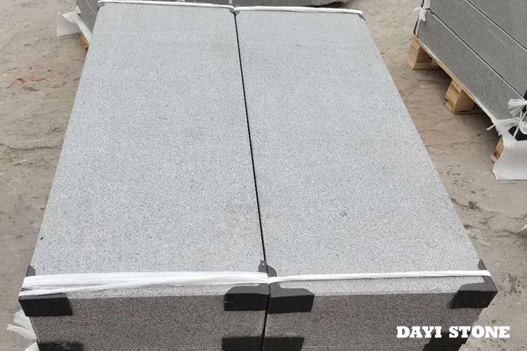Stairs Dark Grey Granite G654-5 All sides flamed bevelled 3mm 100x35x15cm - Dayi Stone